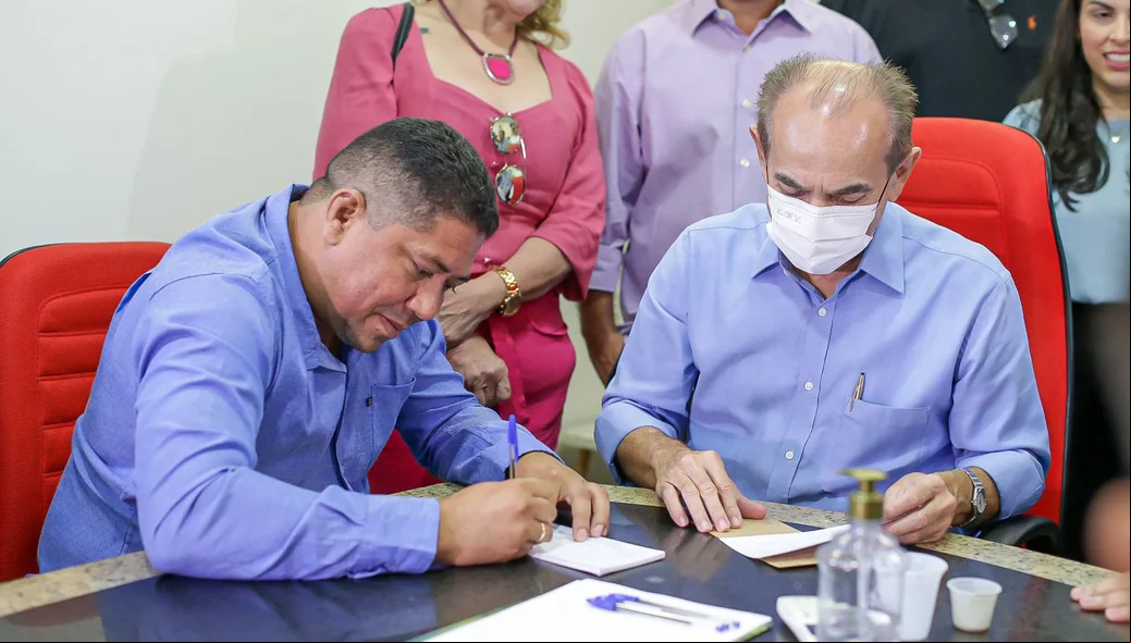 Prefeito de Madeiro se filiando ao MDB
