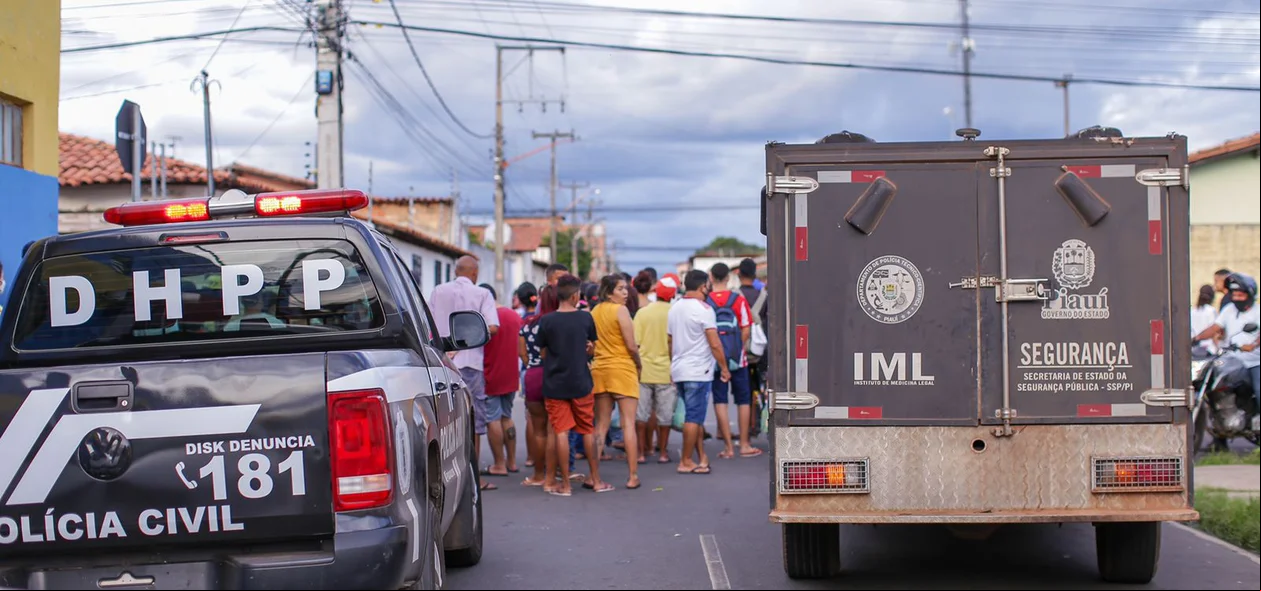 O IML foi acionado para remover o corpo do jovem