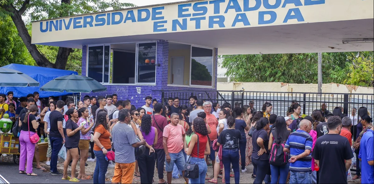 Primeiro de de aplicação do Enem na Universidade Estadual do Piauí