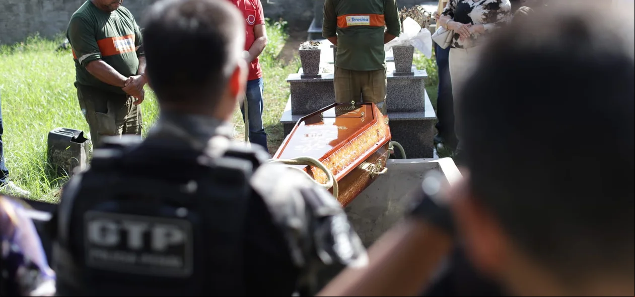 Sepultamento de Francisco Célio Pereira