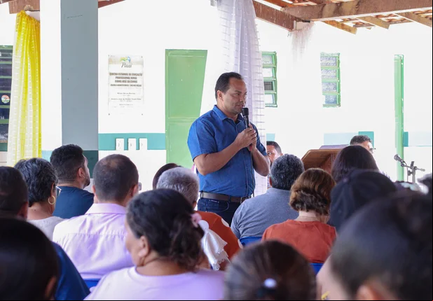 Prefeito Pedro Gomes participa de
