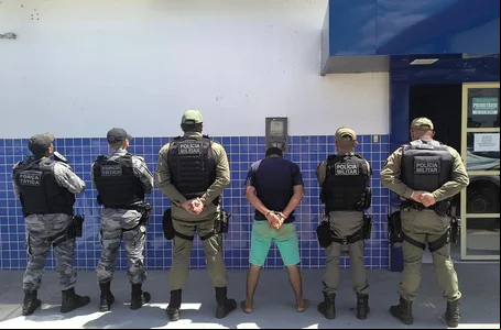 Homem identificado pelas iniciais E. S. R