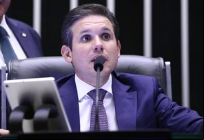 Hugo Motta pede que STF rejeite pedido de Nikolas Ferreira para instalar I do INSS