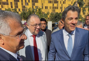 Florentino Neto recepciona o ministro Haddad na Câmara em reunião sobre juros e economia
