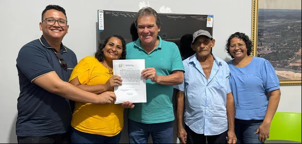 Prefeito de União empossa profissionais aprovados em concursos da saúde e educação