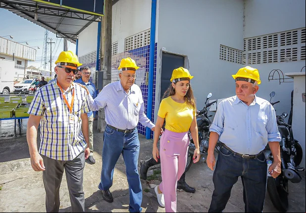 Dr. Pessoa visita reforma do Mercado do Peixe